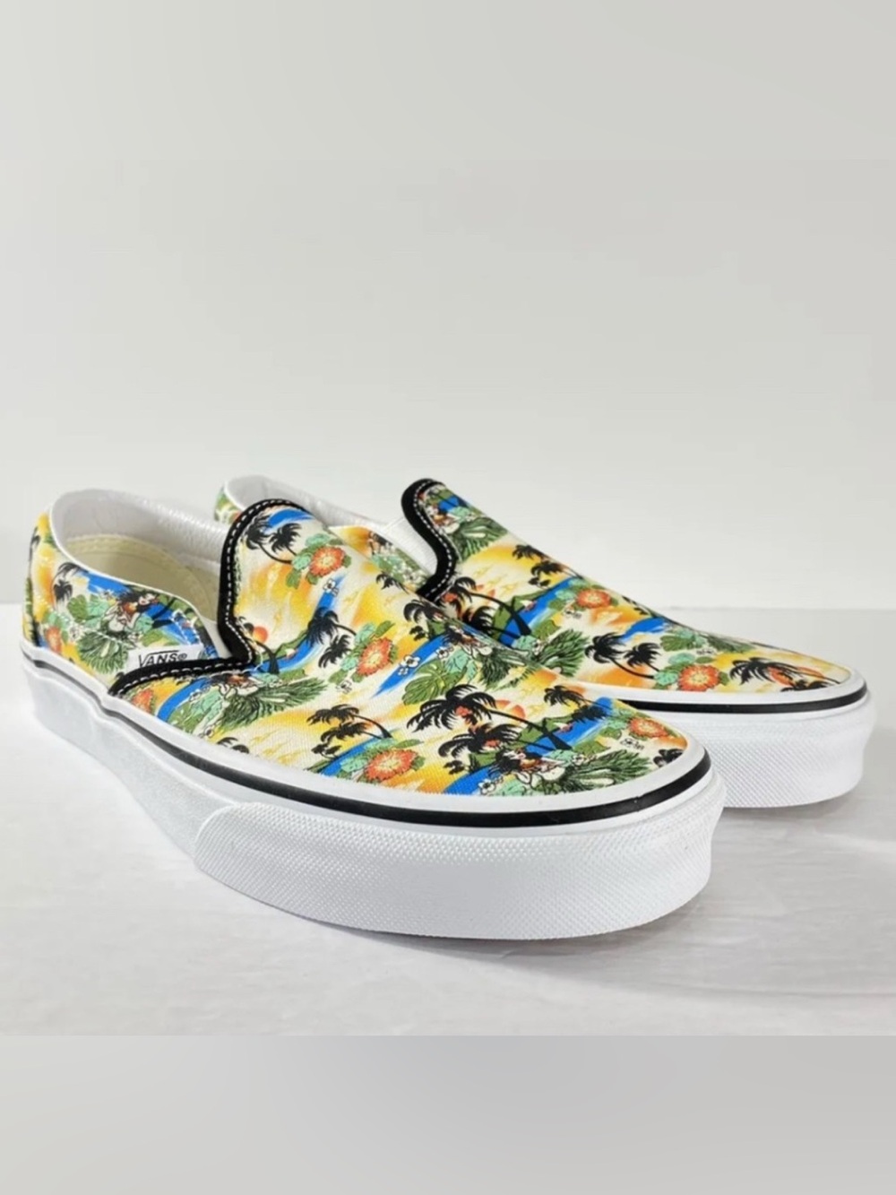 Vans Classic Slip-On Aloha Sneakers